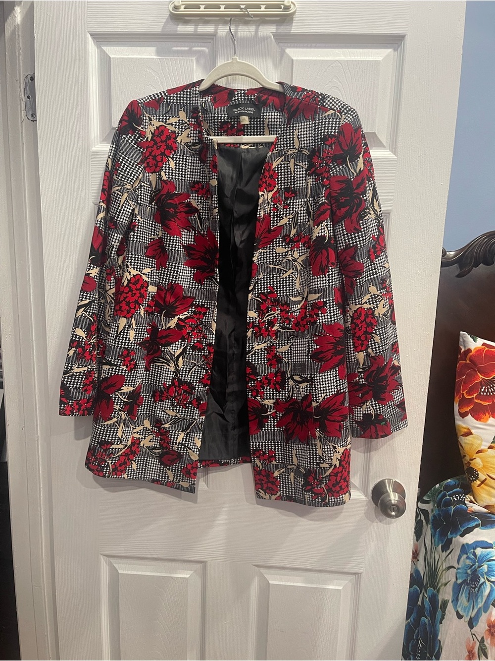 Black label by Evan Picone Red Floral Open-Front Blazer on Black & White Check